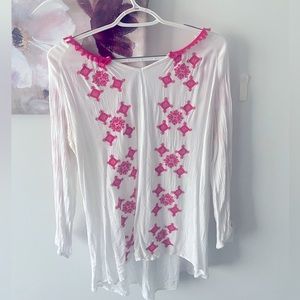 White and pink flare blouse from the 70’s